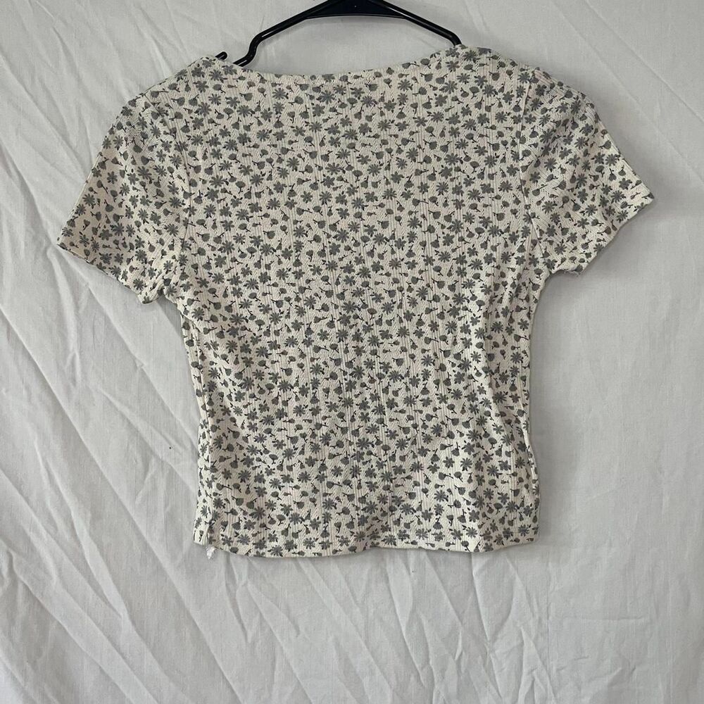 Mixed Threads Crop Top! - Picture 5 of 6